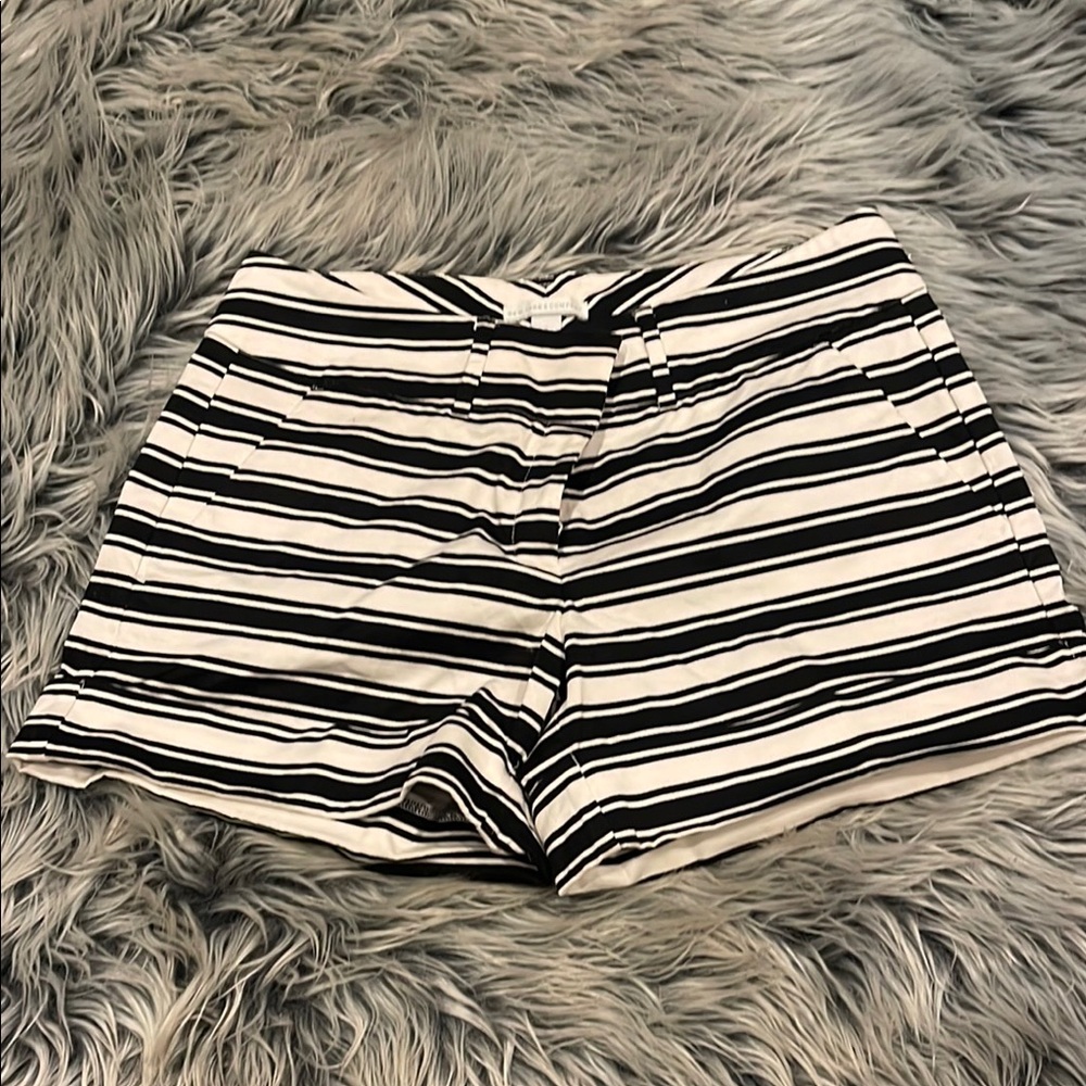 New York & Company Black and White Bermuda Shorts Size 6